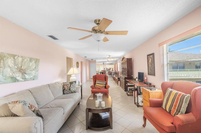 33 Lake Vista Trail 202, Port St. Lucie, FL 34952
