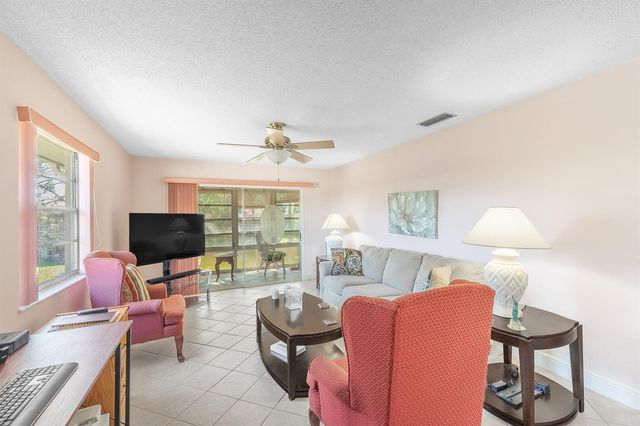 33 Lake Vista Trail 202, Port St. Lucie, FL 34952