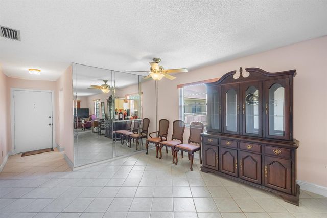 33 Lake Vista Trail 202, Port St. Lucie, FL 34952