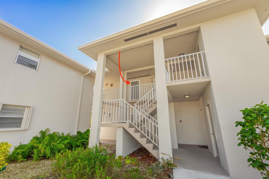 33 Lake Vista Trail 202, Port St. Lucie, FL 34952