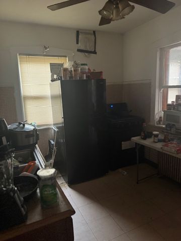 4830 W Crystal Street, Chicago, IL 60651