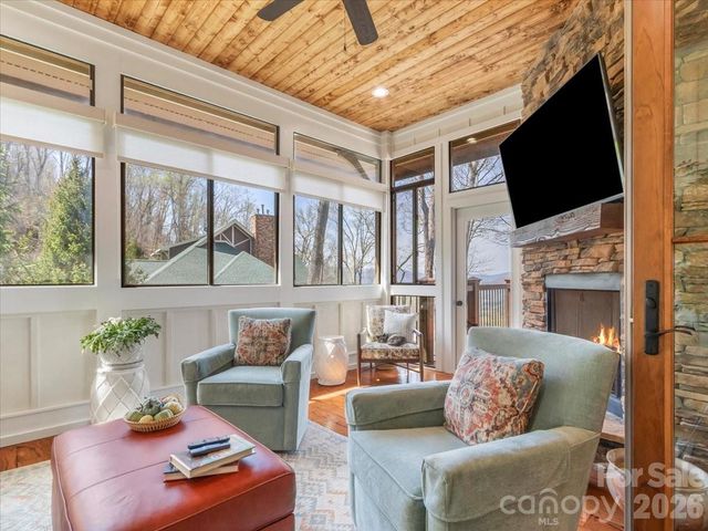 45 Creekside Way 301, Burnsville, NC 28714