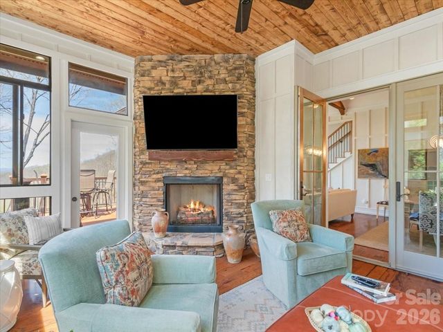 45 Creekside Way 301, Burnsville, NC 28714