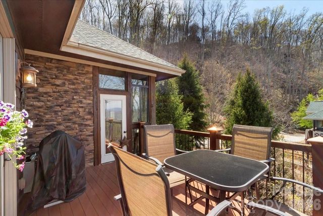 45 Creekside Way 301, Burnsville, NC 28714
