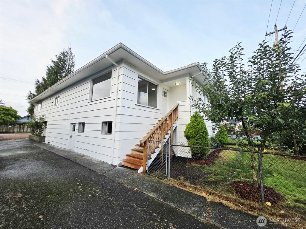 1613 Cherry Street, Aberdeen, WA 98520
