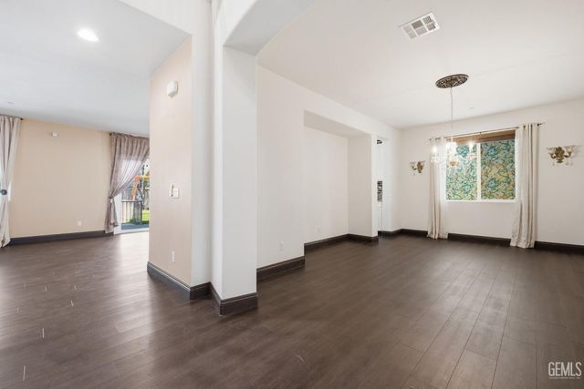 5818 Warren Ridge Drive, Bakersfield, CA 93313