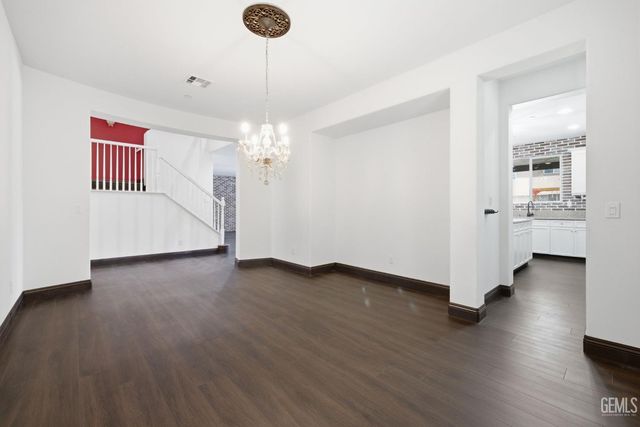 5818 Warren Ridge Drive, Bakersfield, CA 93313