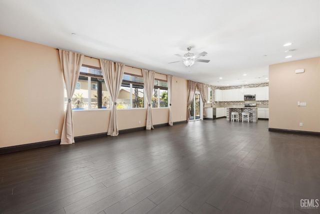 5818 Warren Ridge Drive, Bakersfield, CA 93313