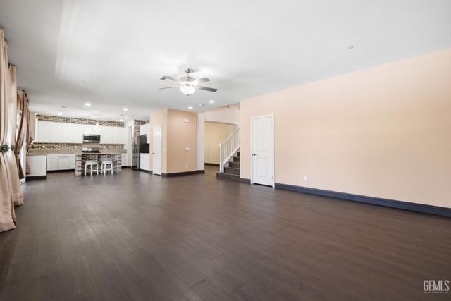 5818 Warren Ridge Drive, Bakersfield, CA 93313