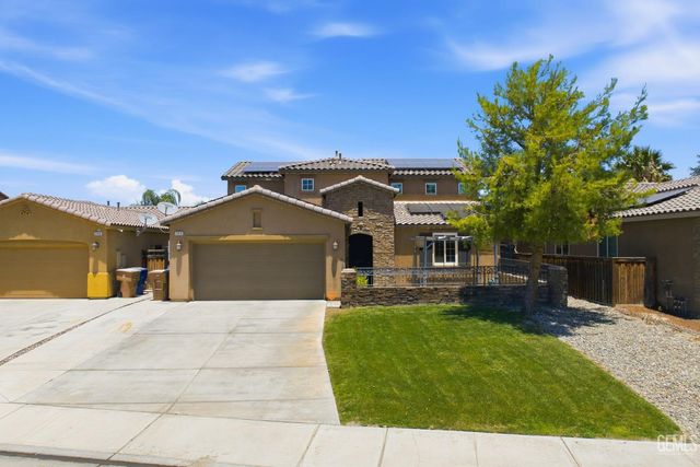 5818 Warren Ridge Drive, Bakersfield, CA 93313