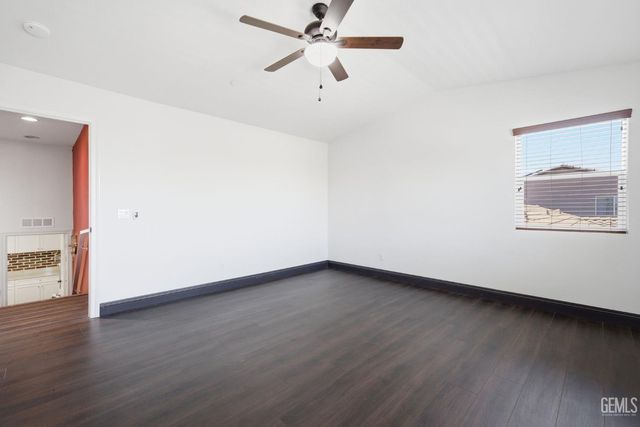 5818 Warren Ridge Drive, Bakersfield, CA 93313
