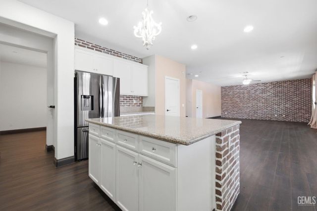 5818 Warren Ridge Drive, Bakersfield, CA 93313
