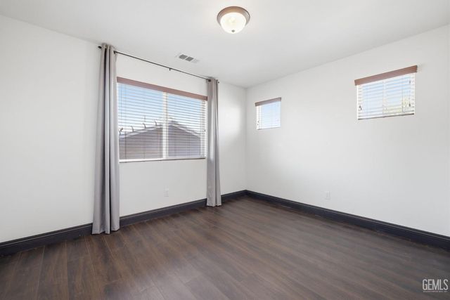 5818 Warren Ridge Drive, Bakersfield, CA 93313