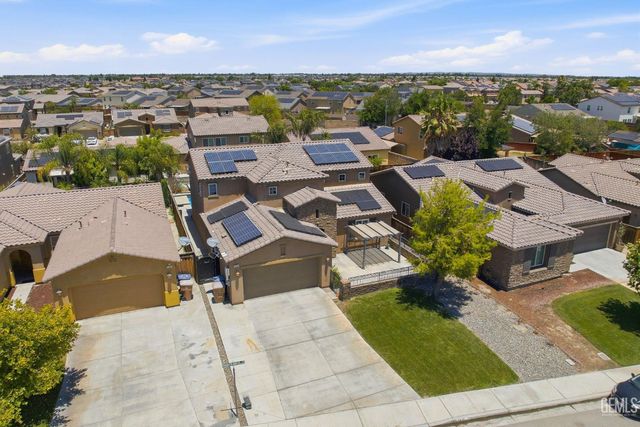 5818 Warren Ridge Drive, Bakersfield, CA 93313