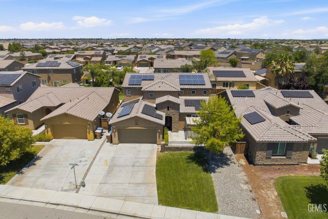 5818 Warren Ridge Drive, Bakersfield, CA 93313