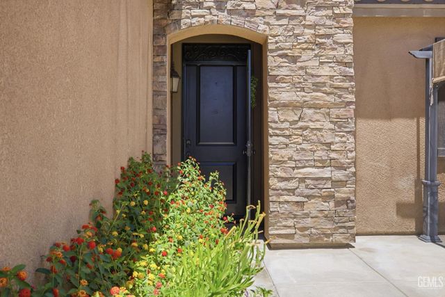 5818 Warren Ridge Drive, Bakersfield, CA 93313