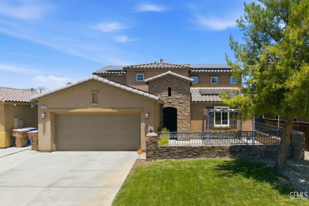 5818 Warren Ridge Drive, Bakersfield, CA 93313