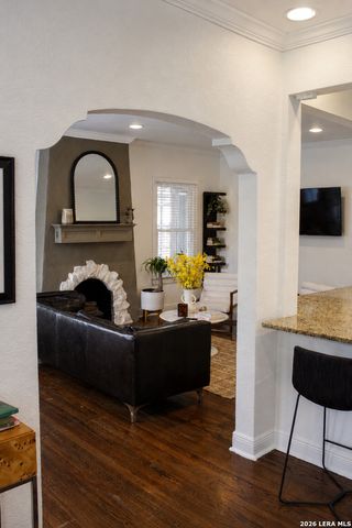 306 W LULLWOOD AVE, San Antonio, TX 78212