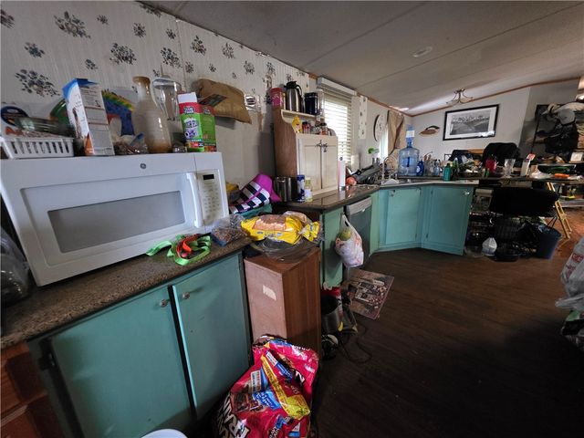 153 Lago Vista Dr, Rockport, TX 78382
