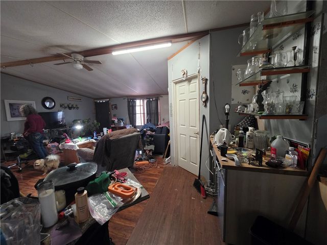 153 Lago Vista Dr, Rockport, TX 78382