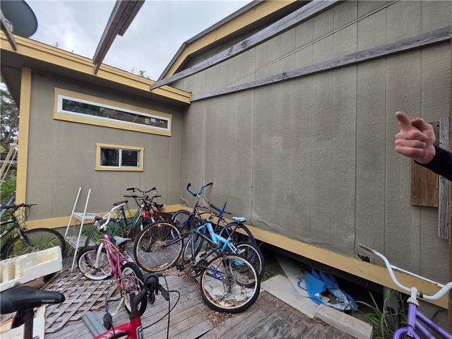 153 Lago Vista Dr, Rockport, TX 78382