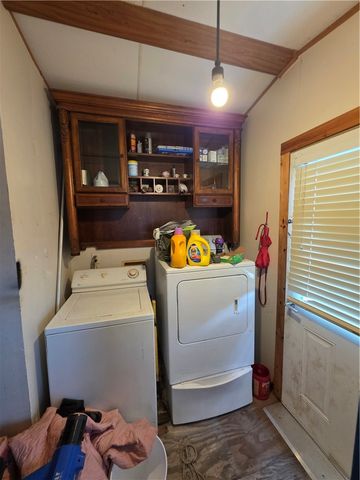 153 Lago Vista Dr, Rockport, TX 78382
