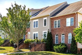 348 BLUE STONE HILLS DR, Harrisonburg, VA 22801