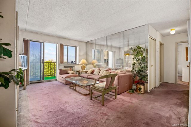139-35 35th Avenue 6E, Flushing, NY 11354