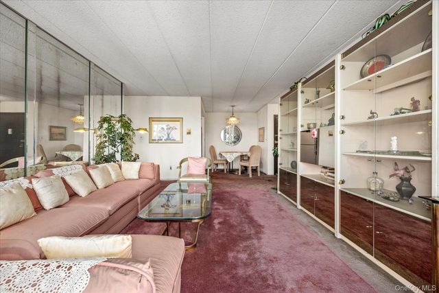 139-35 35th Avenue 6E, Flushing, NY 11354
