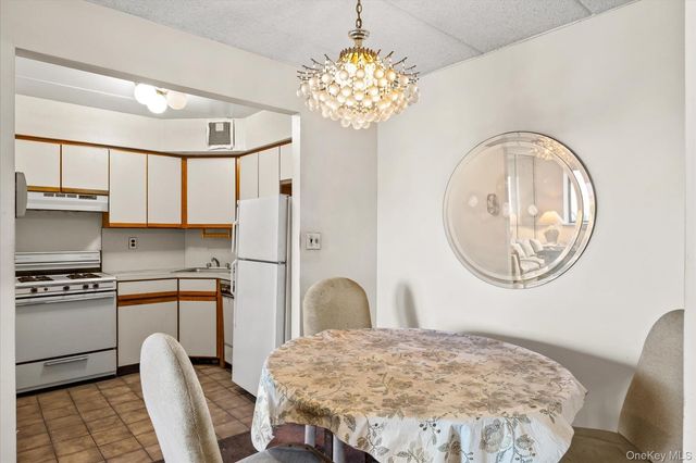 139-35 35th Avenue 6E, Flushing, NY 11354