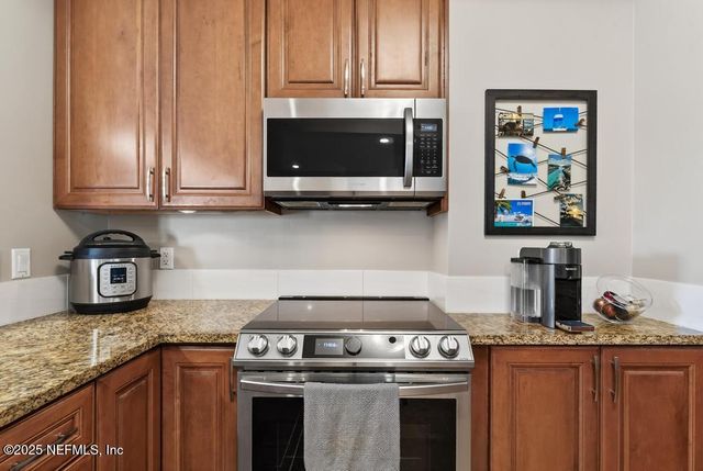 525 3RD Street N 215, Jacksonville Beach, FL 32250