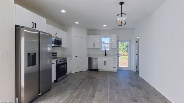 2173 Mitchell CT, Fort Myers, FL 33916