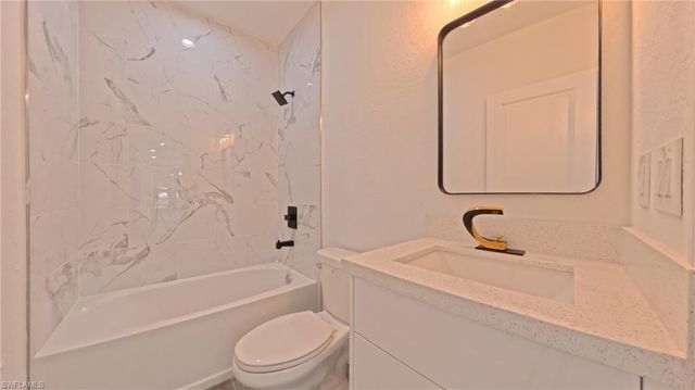 2173 Mitchell CT, Fort Myers, FL 33916