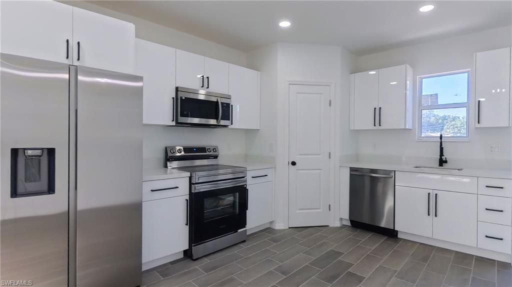 2173 Mitchell CT, FORT MYERS, FL 33916 — photo 4