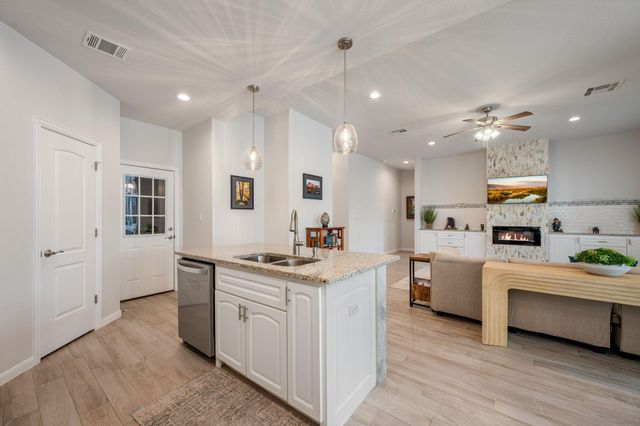 139 Waikakaaua DR, Bastrop, TX 78602