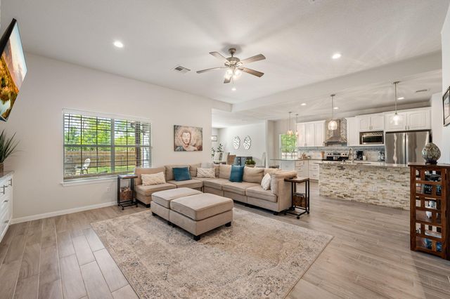 139 Waikakaaua DR, Bastrop, TX 78602