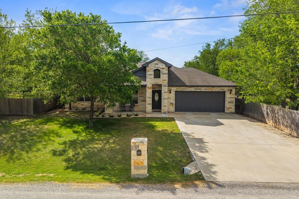 139 Waikakaaua DR, Bastrop, TX 78602