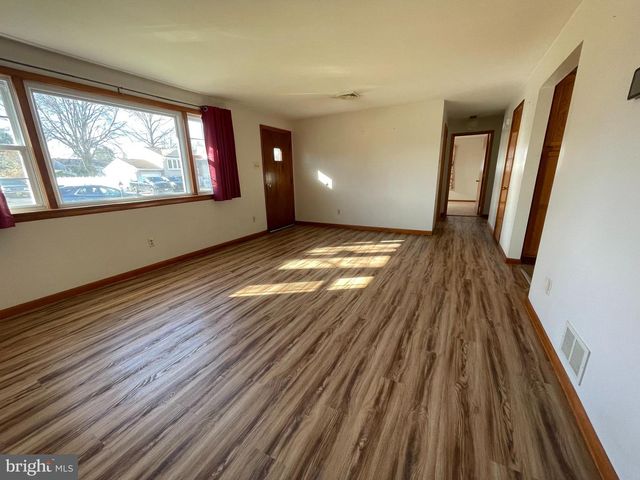 100 GEORGIA RD, Pennsville, NJ 08070