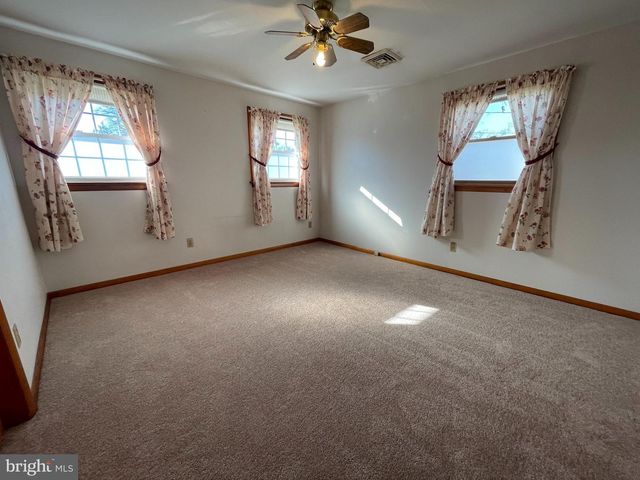 100 GEORGIA RD, Pennsville, NJ 08070