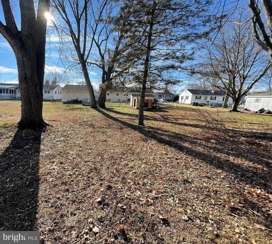 100 GEORGIA RD, Pennsville, NJ 08070