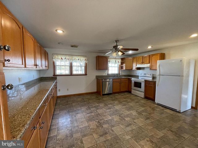 100 GEORGIA RD, Pennsville, NJ 08070