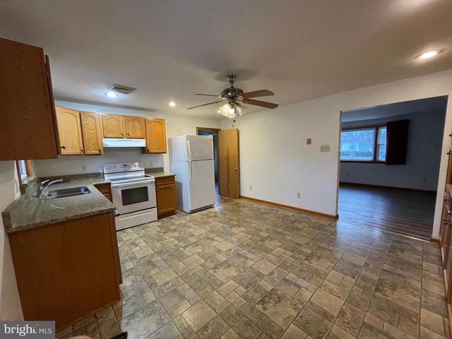 100 GEORGIA RD, Pennsville, NJ 08070