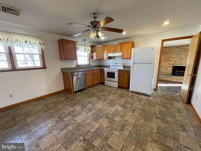 100 GEORGIA RD, Pennsville, NJ 08070