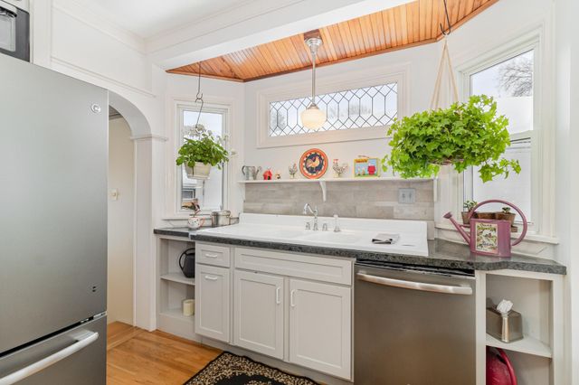 3734 Perry Avenue N, Robbinsdale, MN 55422