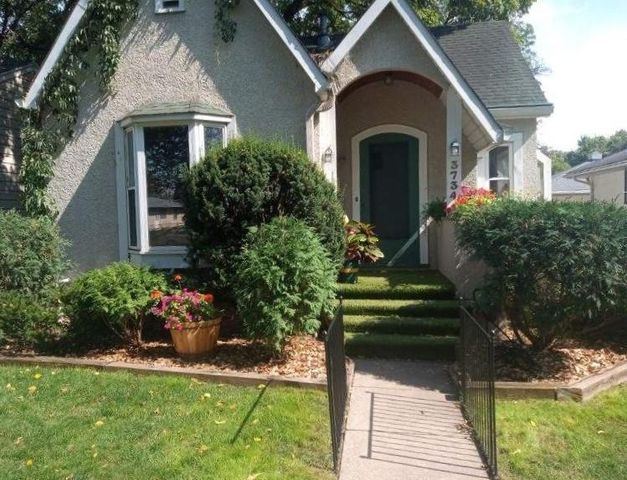 3734 Perry Avenue N, Robbinsdale, MN 55422