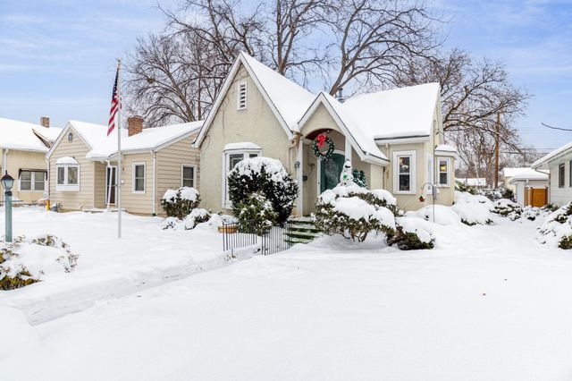 3734 Perry Avenue N, Robbinsdale, MN 55422