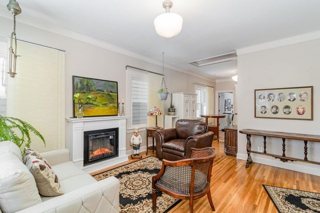 3734 Perry Avenue N, Robbinsdale, MN 55422