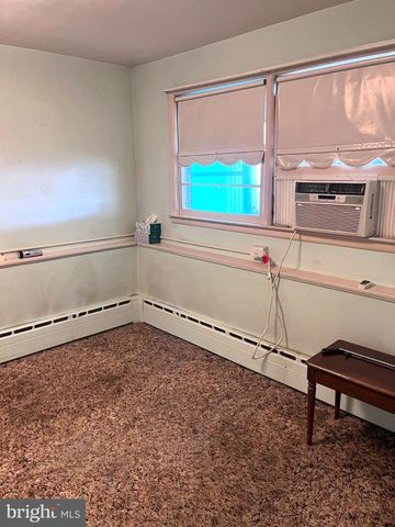 25 BRAVER DR, Hamilton, NJ 08610