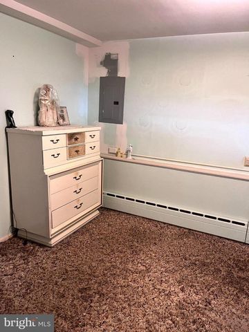 25 BRAVER DR, Hamilton, NJ 08610