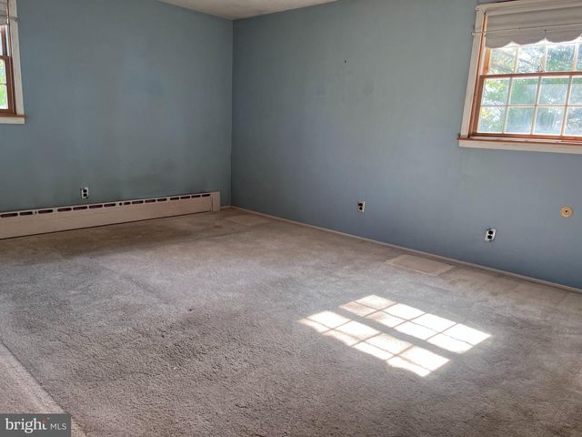 25 BRAVER DR, Hamilton, NJ 08610